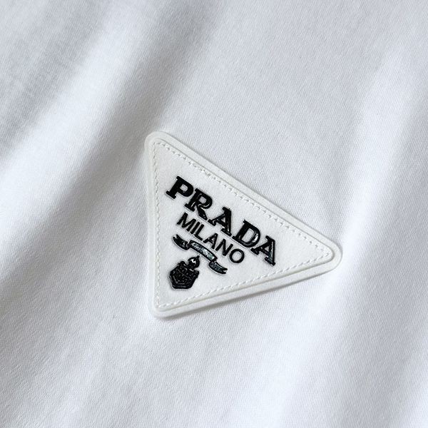 新色☆希少 プラダ ロゴ Tシャツ スーパーコピー ホワイト puj38172